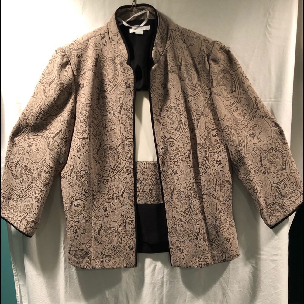 Women’s suit